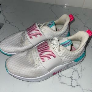 Women’s Nike Renew In season TR 9 size 7